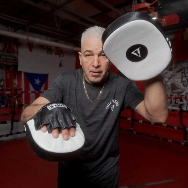 TITLE Cobra Leather Punch Mitts - White/Black - Image 3