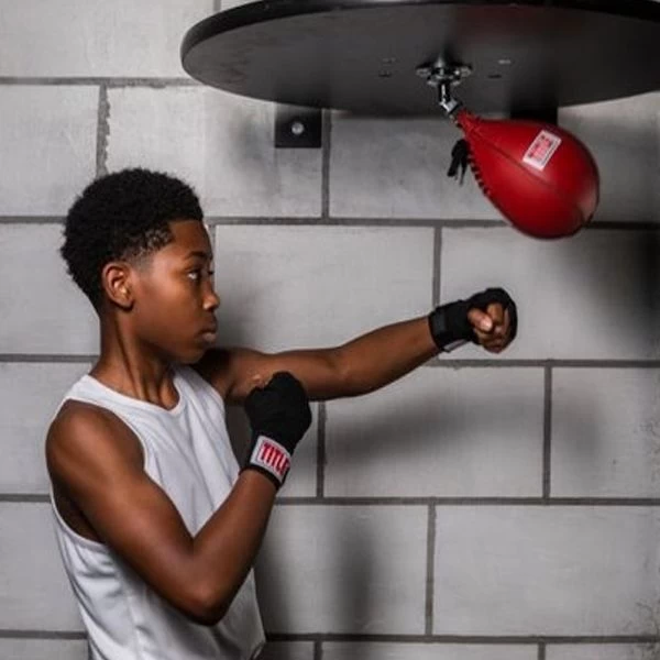 TITLE Classic Speed Bag - Image 3